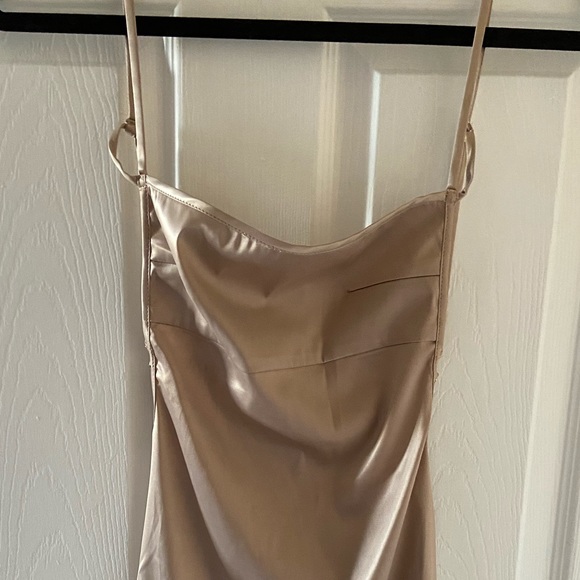 Fashion Nova beige dress - Picture 5 of 8